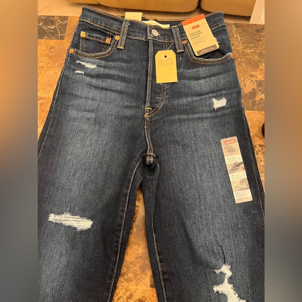 Levi’s Ribcage straight ankle size 25x 27